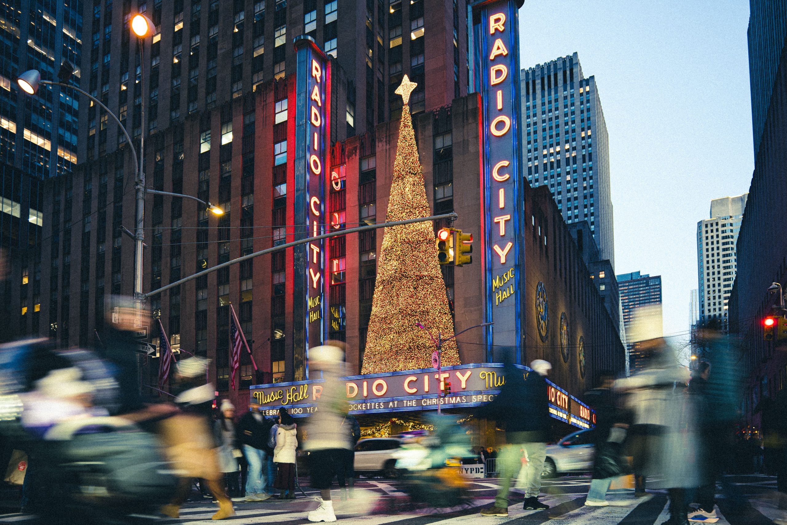 Radio City Music Hall illumine pour Noel